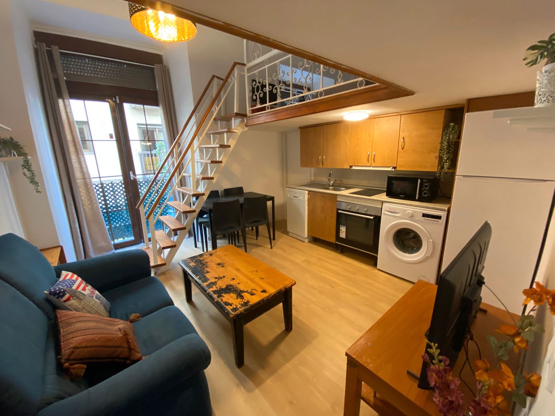 Sala d'estar de Pis de lloguer en  Madrid Capital amb Aire condicionat, Calefacció i Moblat