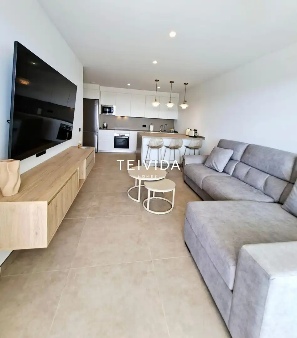 Sala de estar de Piso de alquiler en Adeje con Terraza, Piscina y Amueblado