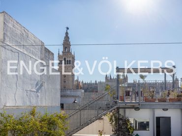 Casa con balcone in vendita a Casco Antiguo