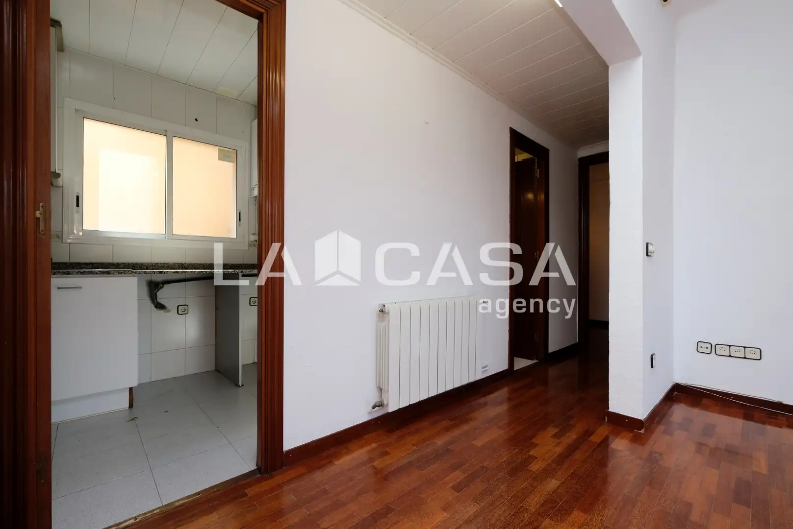 Piso en venta en Barcelona con Calefacción y Balcón