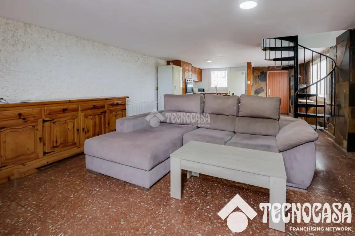 Sala d'estar de Casa o xalet en venda en Rubí amb Calefacció