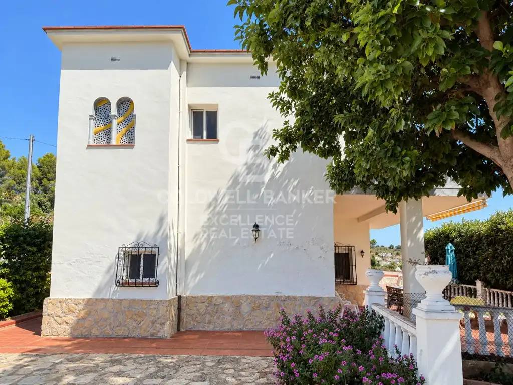 Vista exterior de Casa o chalet en venta en Oliva con Aire acondicionado, Terraza y Piscina