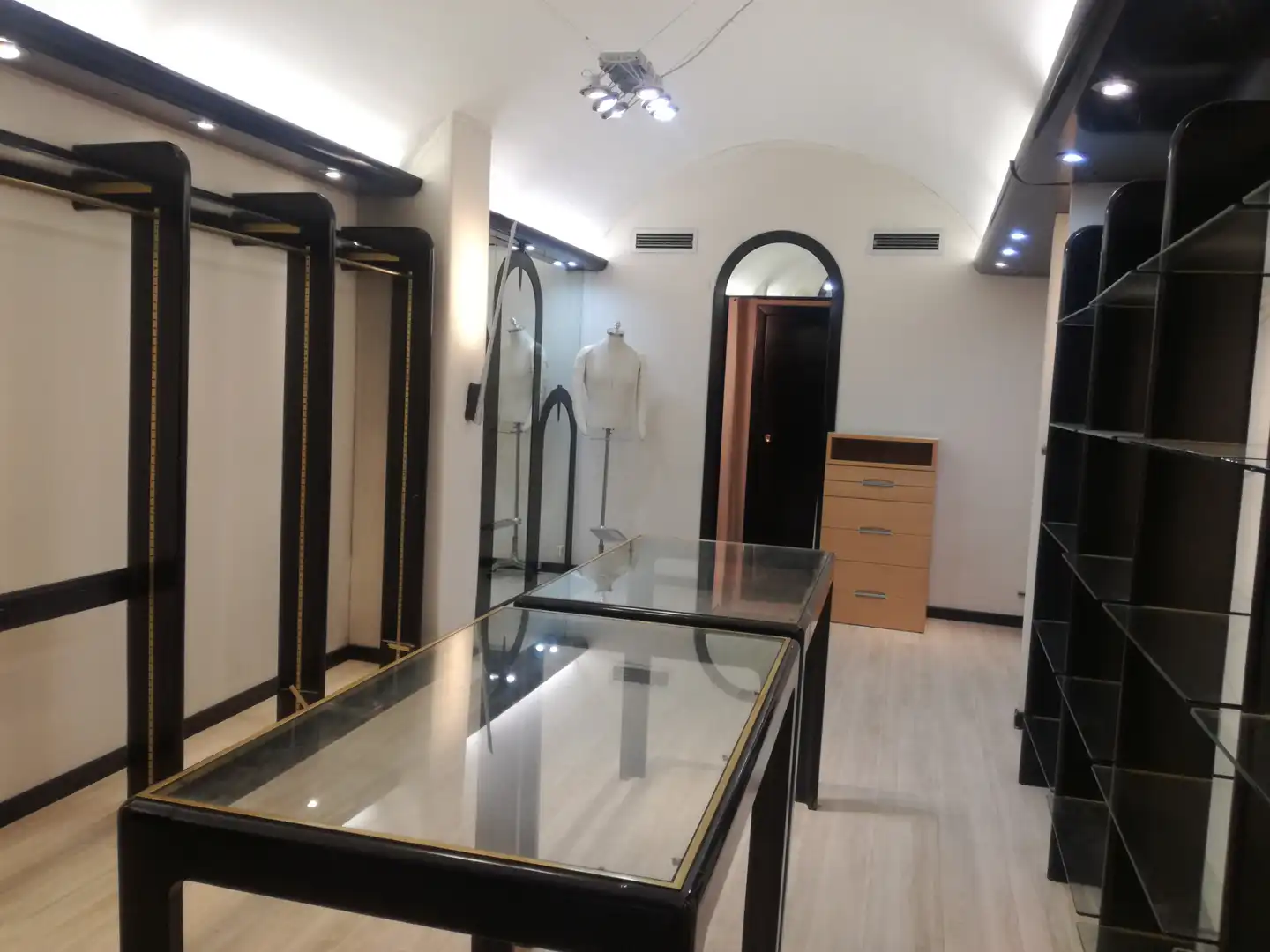 Local comercial en venta en Travesía Teatinos 4, imagen 5