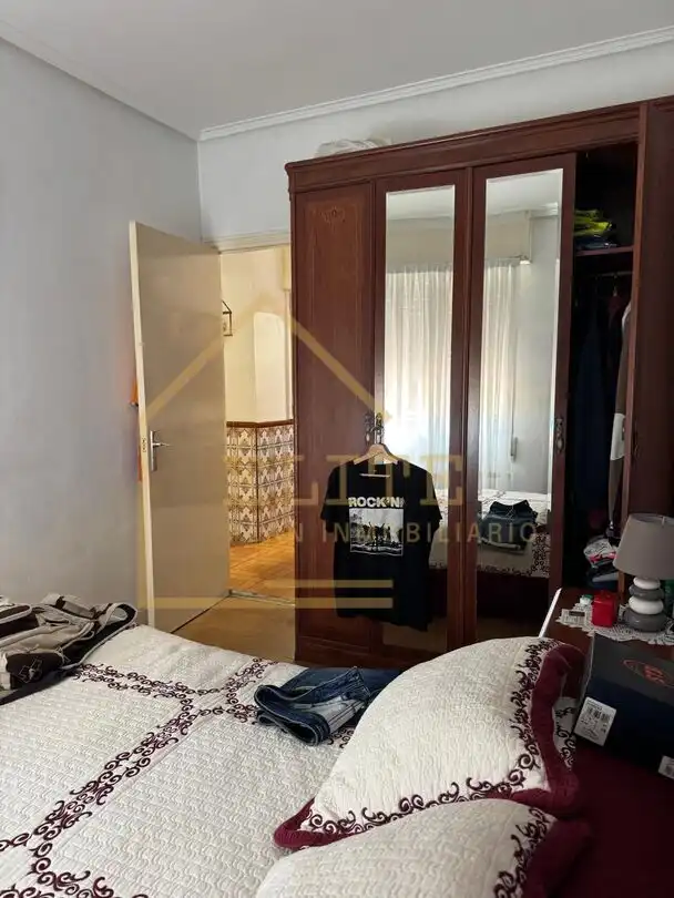Dormitori de Pis en venda en Santurtzi  amb Calefacció