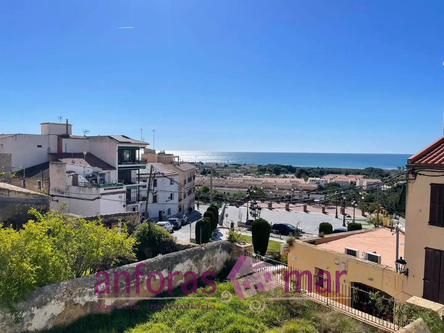 Vista exterior de Casa adosada en venda en Creixell amb Calefacció