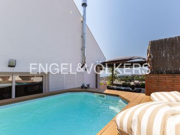 Casa a schiera con balcone in vendita a Centre
