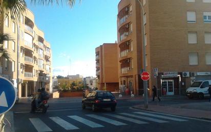 Vista exterior de Garatge de lloguer en  Almería Capital