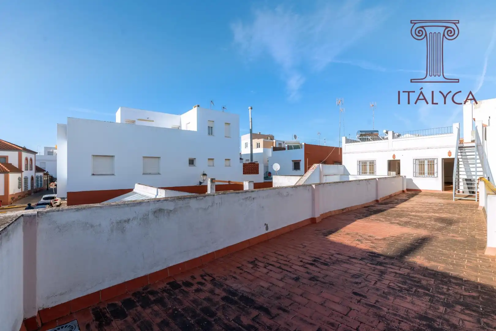 Vista exterior de Casa o xalet en venda en Bormujos amb Aire condicionat, Calefacció i Jardí privat