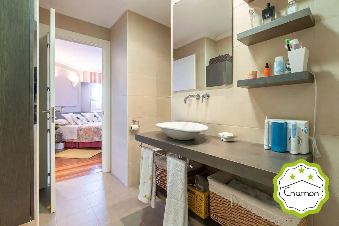 Badezimmer von Wohnung zum Verkauf in Leioa mit Heizung, Privatgarten und Terrasse