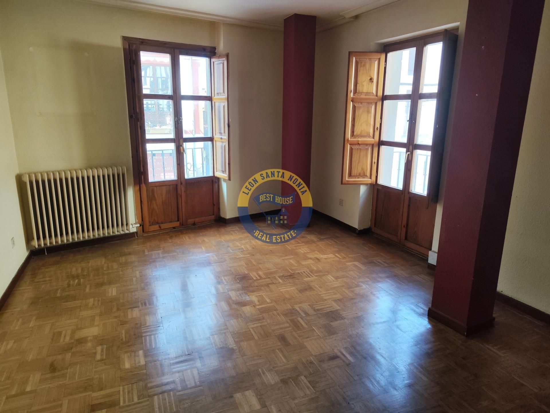 Flat for sale in León Capital   with Heating