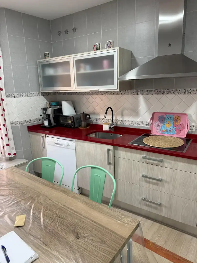 Cuina de Casa adosada en venda en Mocejón amb Aire condicionat, Jardí privat i Terrassa
