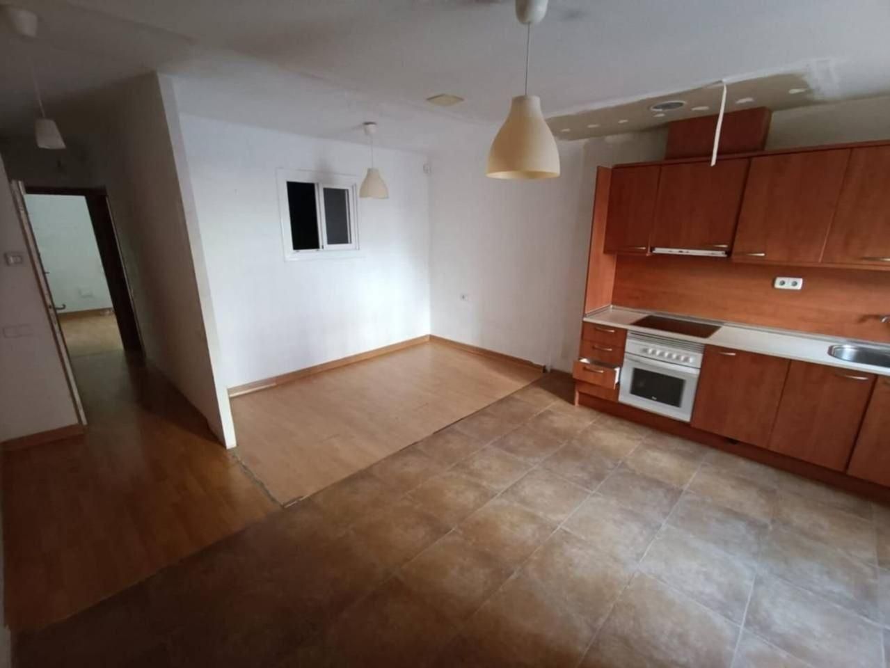 Cuina de Pis en venda en Barberà del Vallès amb Terrassa