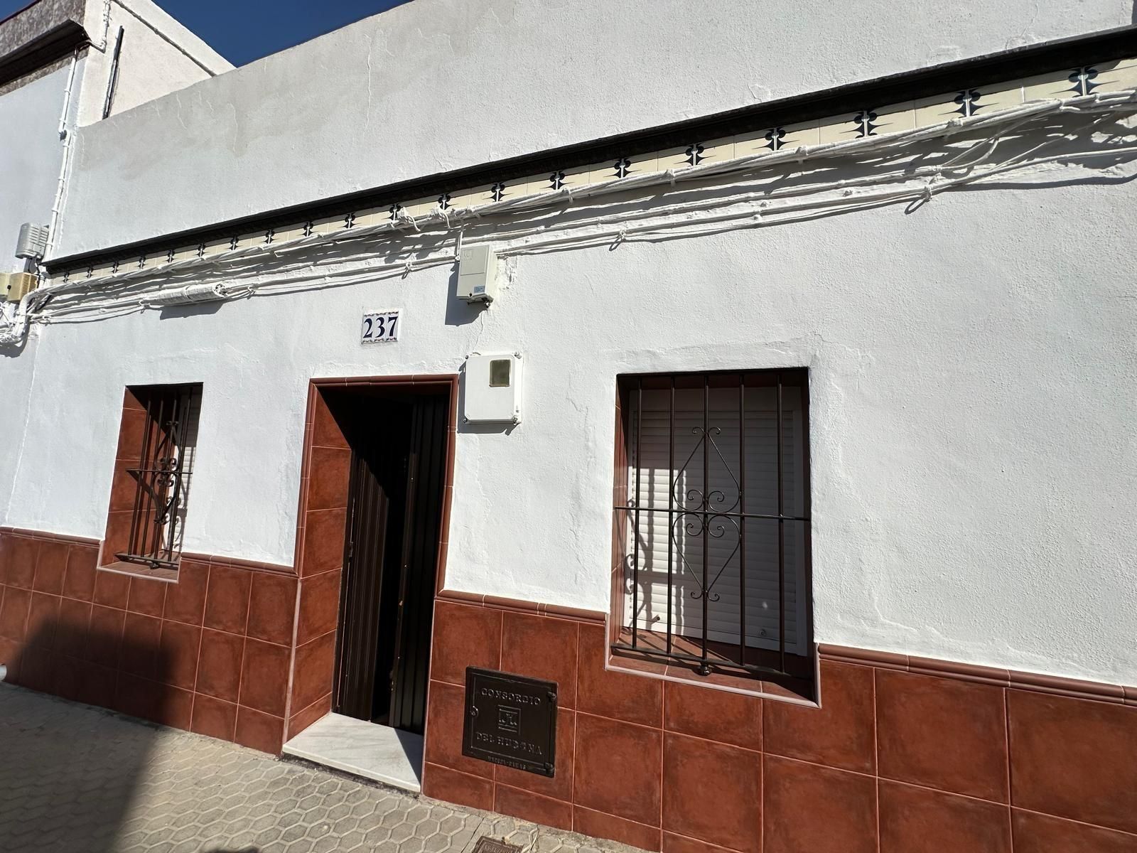 Vista exterior de Casa o xalet en venda en El Coronil