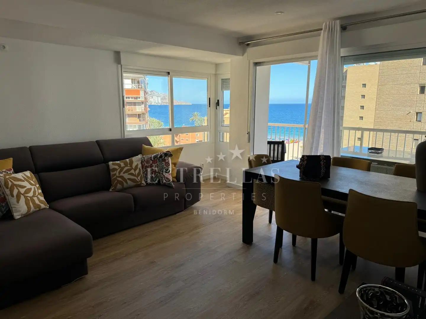 Habitación de Apartamento de alquiler en Benidorm con Calefacción, Jardín privado y Terraza