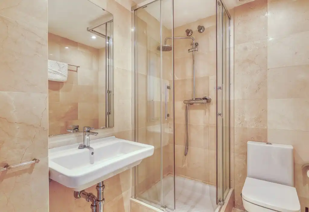 Baño de Dúplex en venta en Calvià con Terraza, Trastero y Piscina comunitaria