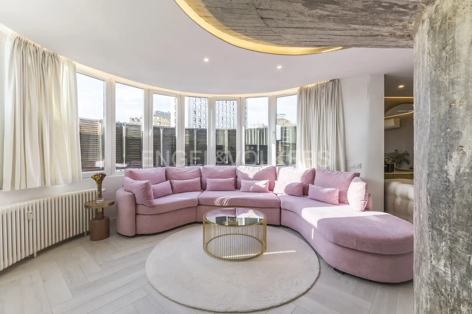 Living room of Flat for rent in Madrid  with Air Conditioner, Heating and Furnished