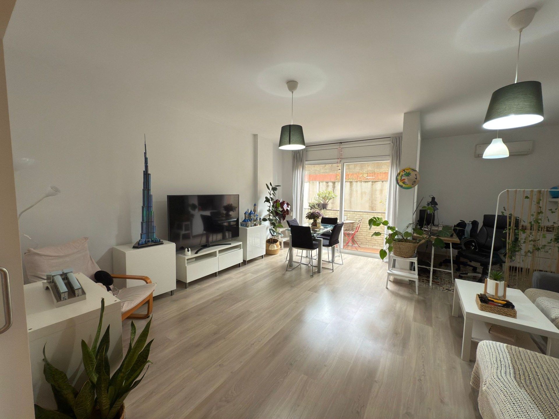 Living room of Flat to rent in  Barcelona Capital  with Furnished and Balcony