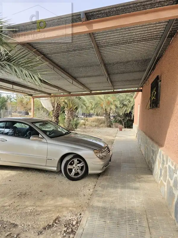 Aparcament de Casa o xalet en venda en Elche / Elx amb Jardí privat, Terrassa i Traster