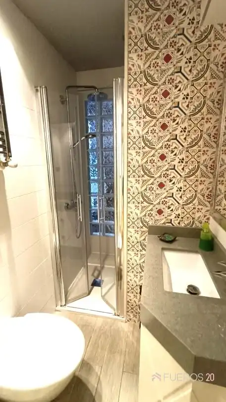 Baño de Piso en venta en Barakaldo  con Calefacción, Terraza y Balcón