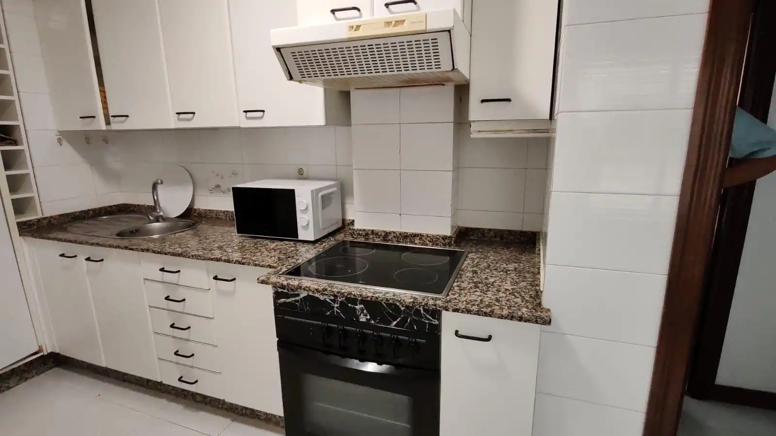 Kitchen of Flat for rent in Vigo   with Heating, Terrace and Furnished