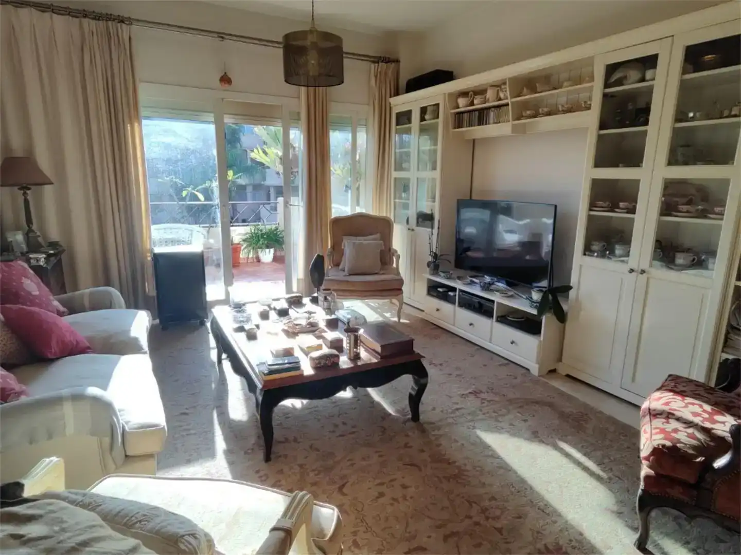 Living room of Flat for sale in Estepona  with Air Conditioner and Swimming Pool