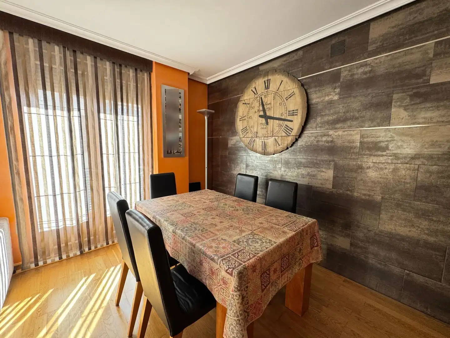 Comedor de Piso en venta en Benavente con Calefacción y Trastero