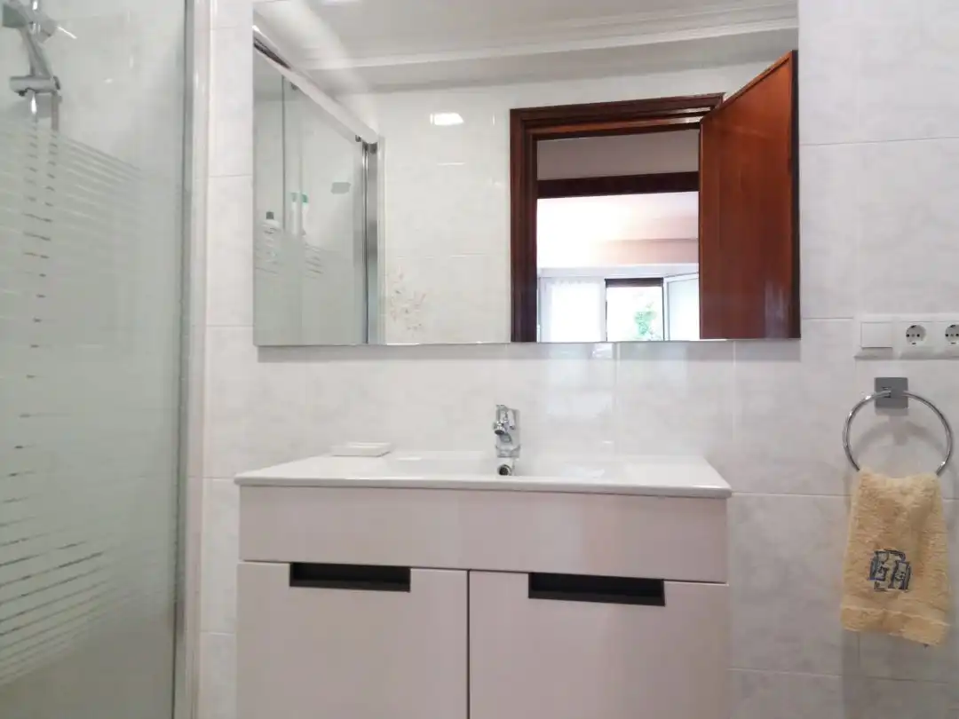 Baño de Piso de alquiler en Donostia - San Sebastián  con Calefacción y Balcón