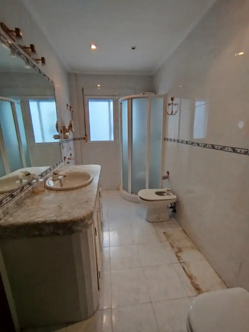 Bathroom of Flat for sale in Cádiz  with Air Conditioner, Terrace and Storage room