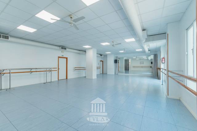 Local comercial en Venta en Avenida del Descubrimiento en Pinar Alto