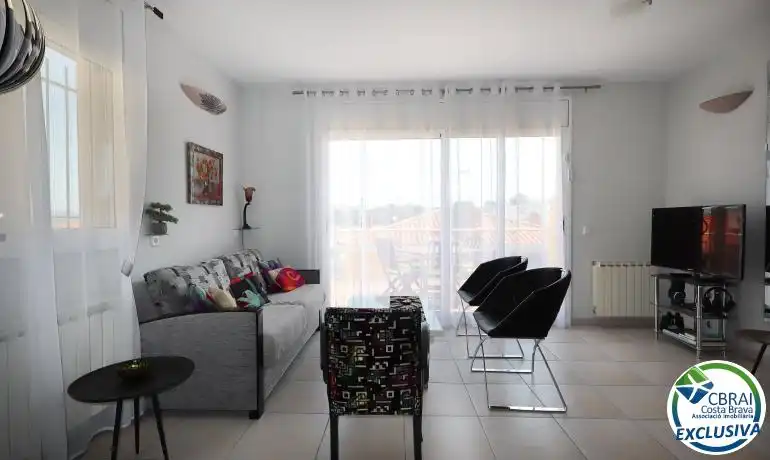 Sala de estar de Casa adosada en venta en Llançà con Aire acondicionado, Calefacción y Terraza