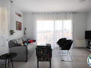 Casa aparellada amb balcó en venda a Carretera Port de la Selva