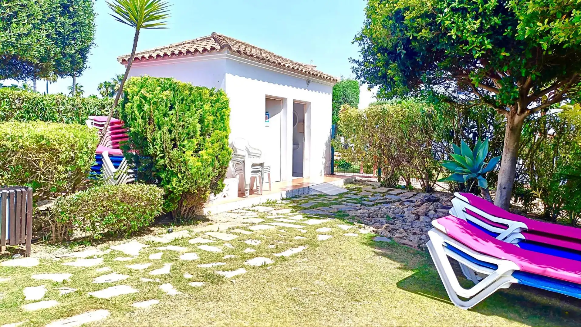 Garden of Flat for sale in Manilva