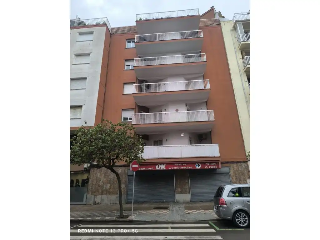 Local comercial en venta en Avenida Montserrat, imagen 2
