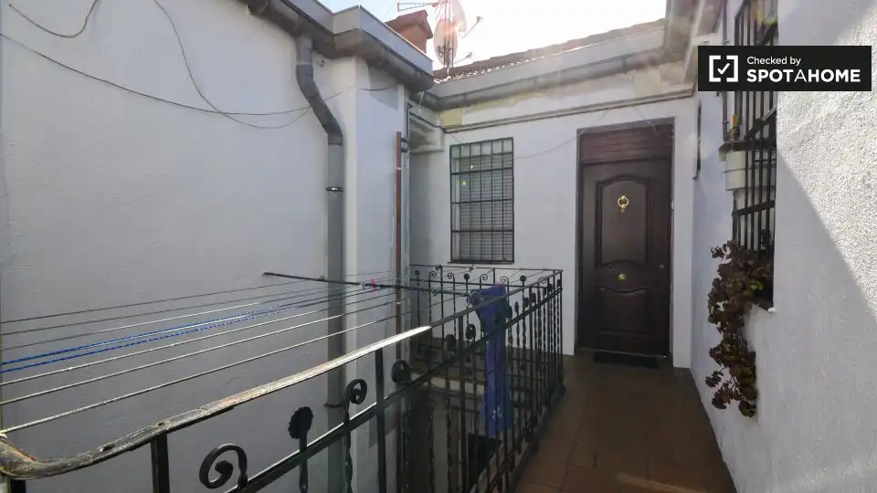 Balcony of Flat for rent in Madrid  with Air Conditioner, Heating and Furnished