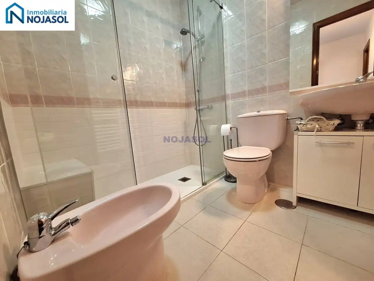 Baño de Apartamento de alquiler en Noja con Calefacción, Terraza y Amueblado