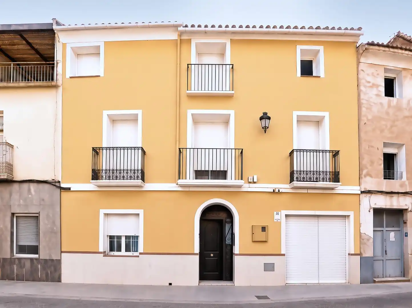 Casa amb terrassa en venda a Calle CLARA CAMPOAMOR