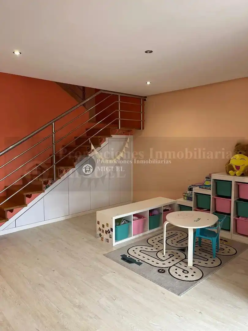 Casa adosada en venta en Verín