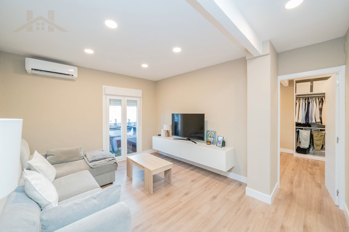 Living room of Flat for sale in Villaviciosa de Odón  with Air Conditioner and Heating