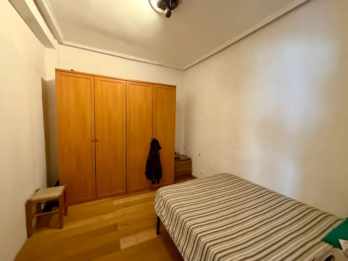 Dormitori de Pis en venda en Bilbao  amb Calefacció, Parquet i Moblat