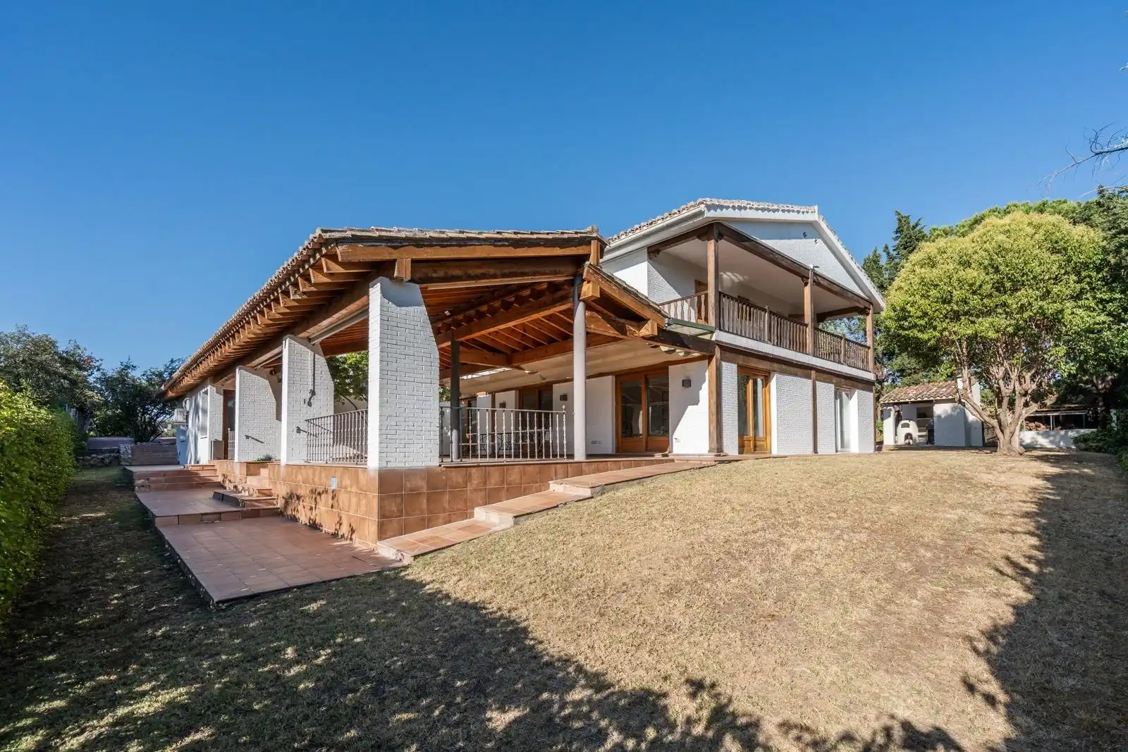 Vista exterior de Casa o chalet en venta en Las Rozas de Madrid con Aire acondicionado, Calefacción y Jardín privado