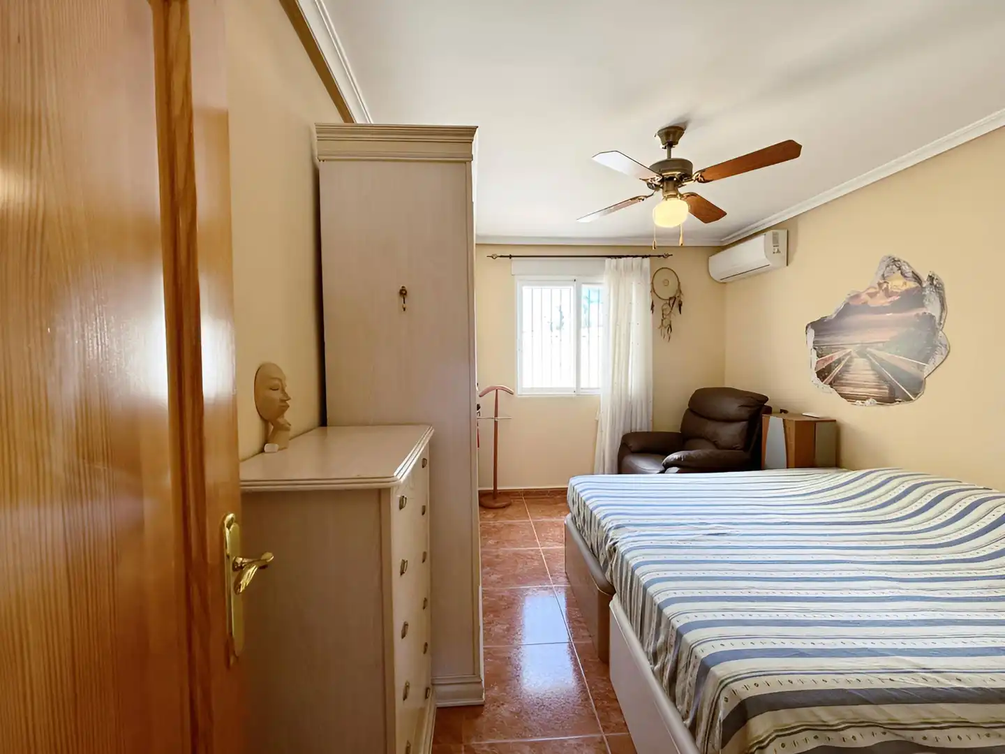 Habitación de Casa o chalet en venta en Alicante / Alacant con Aire acondicionado, Jardín privado y Trastero