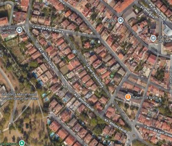 Casa adosada en Venta en Centre