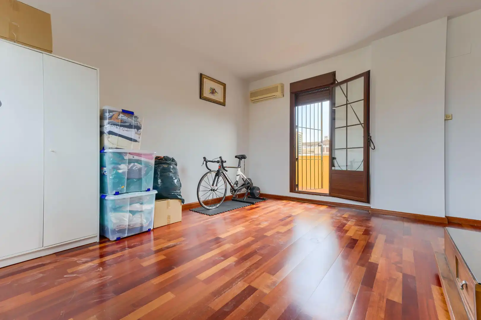 Dormitori de Casa adosada en venda en Espartinas amb Jardí privat, Terrassa i Piscina comunitària
