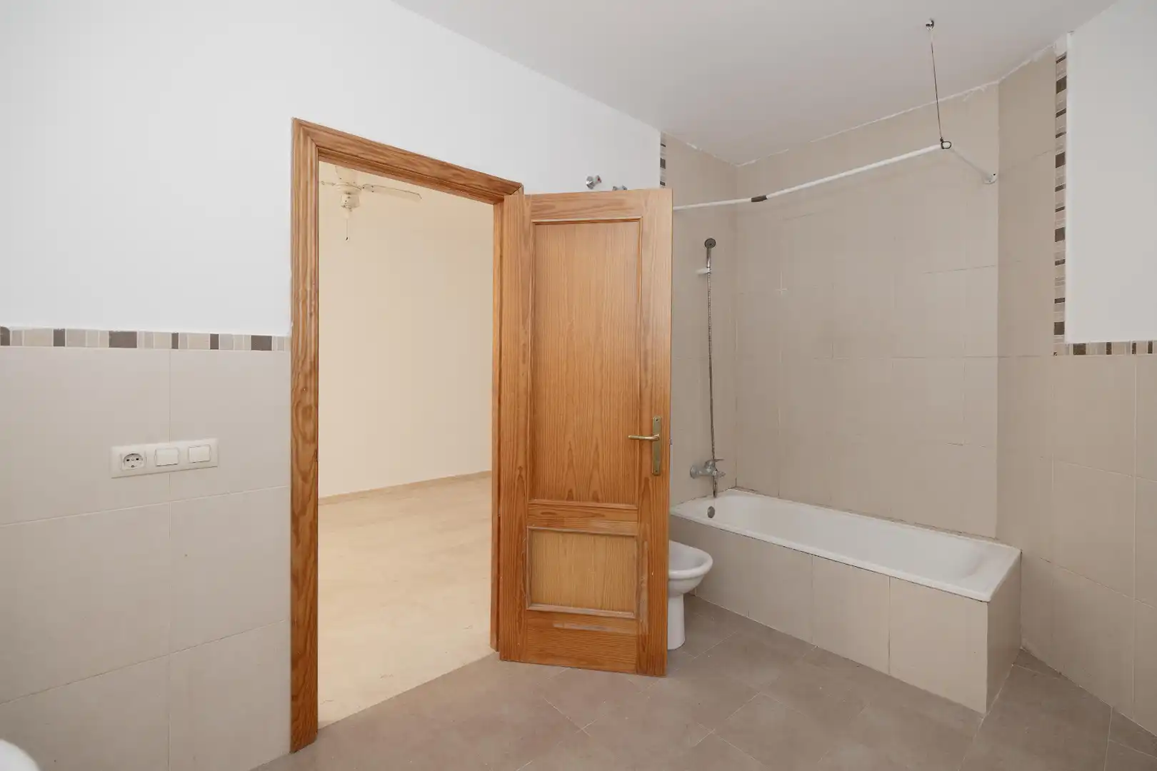 Bany de Casa adosada en venda en Mijas amb Jardí privat, Terrassa i Traster
