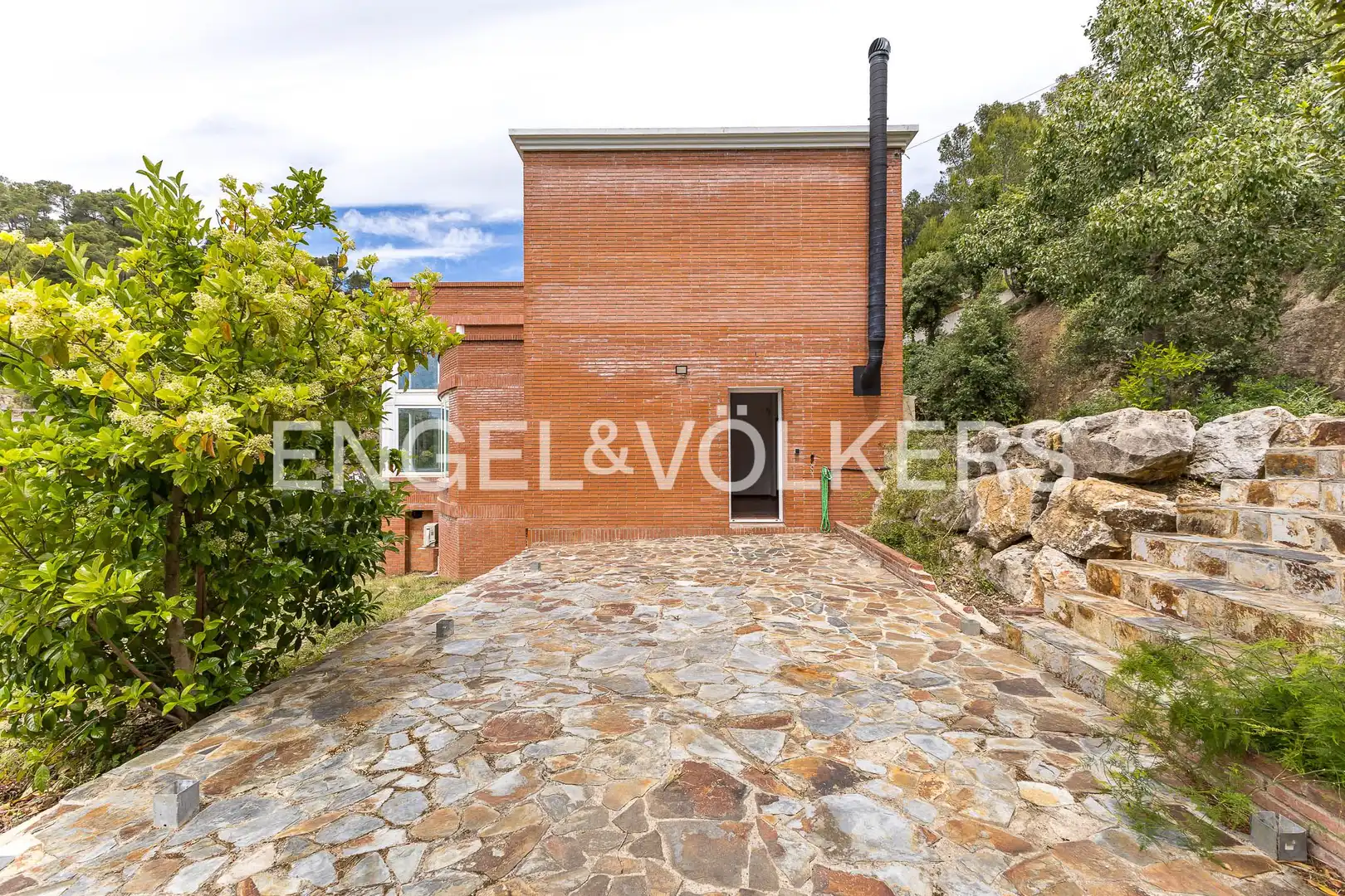 Vista exterior de Casa o chalet de alquiler en Corbera de Llobregat con Aire acondicionado, Calefacción y Jardín privado