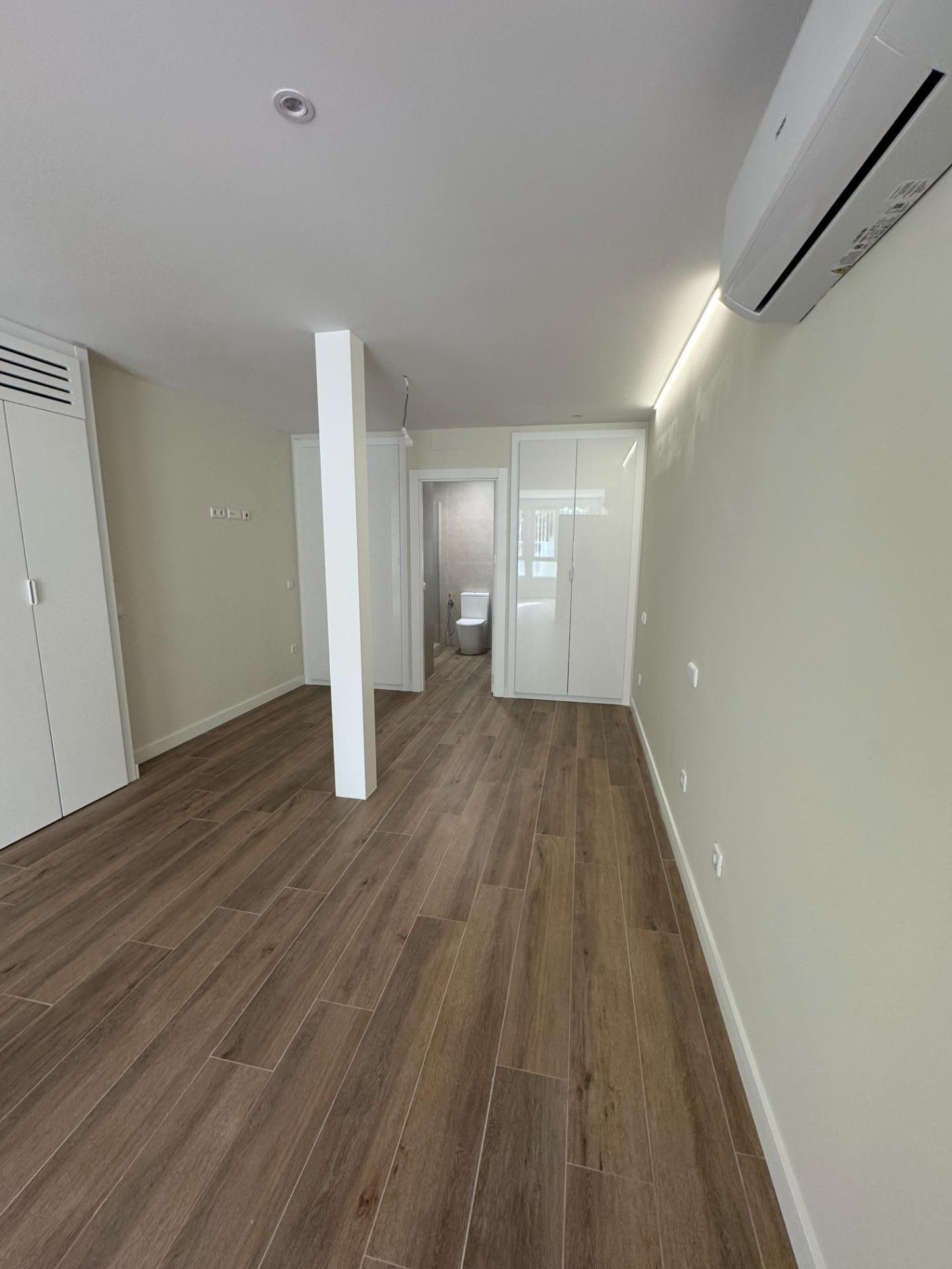 Loft to rent in Pinto  with Air Conditioner, Heating and Storage room