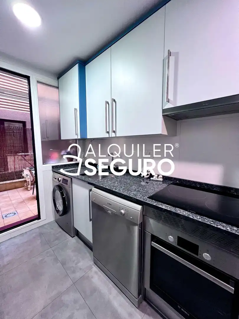Cocina de Piso de alquiler en Madrid con Aire acondicionado, Calefacción y Terraza