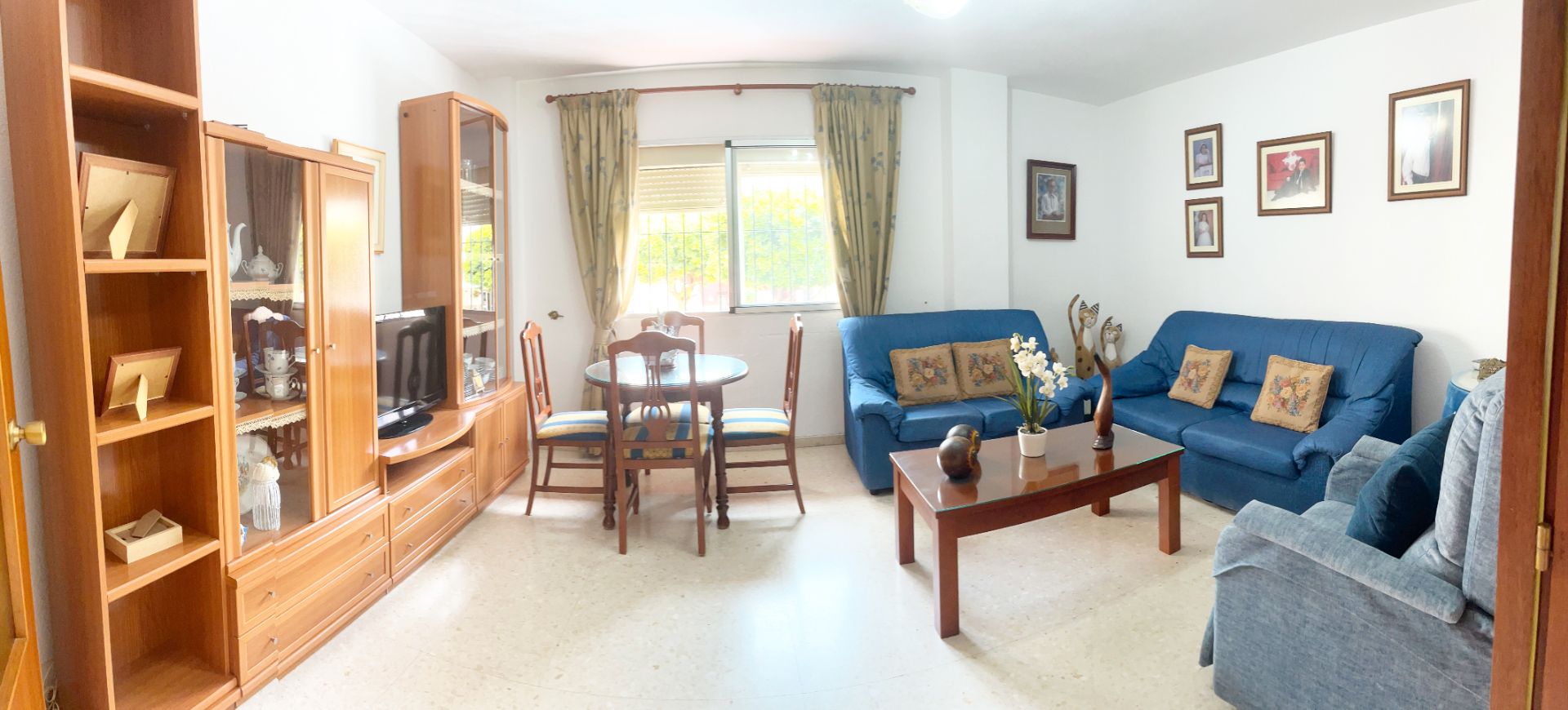 Sala d'estar de Pis en venda en Estepona amb Moblat