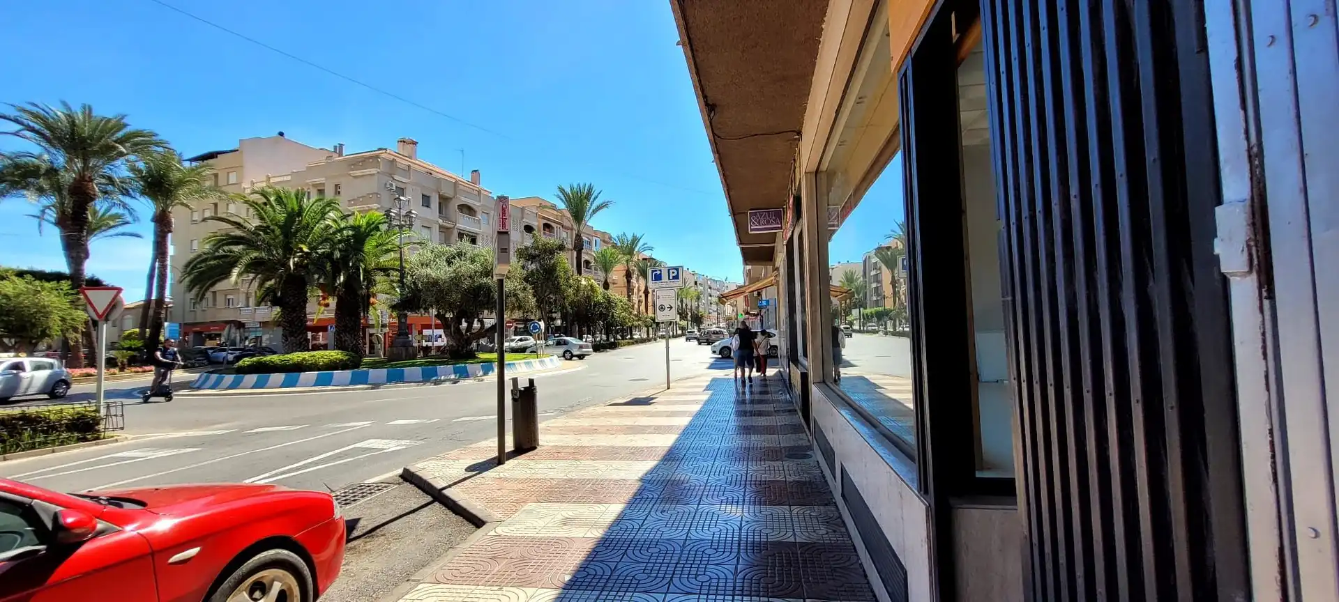 Vista exterior de Local de lloguer en Roquetas de Mar
