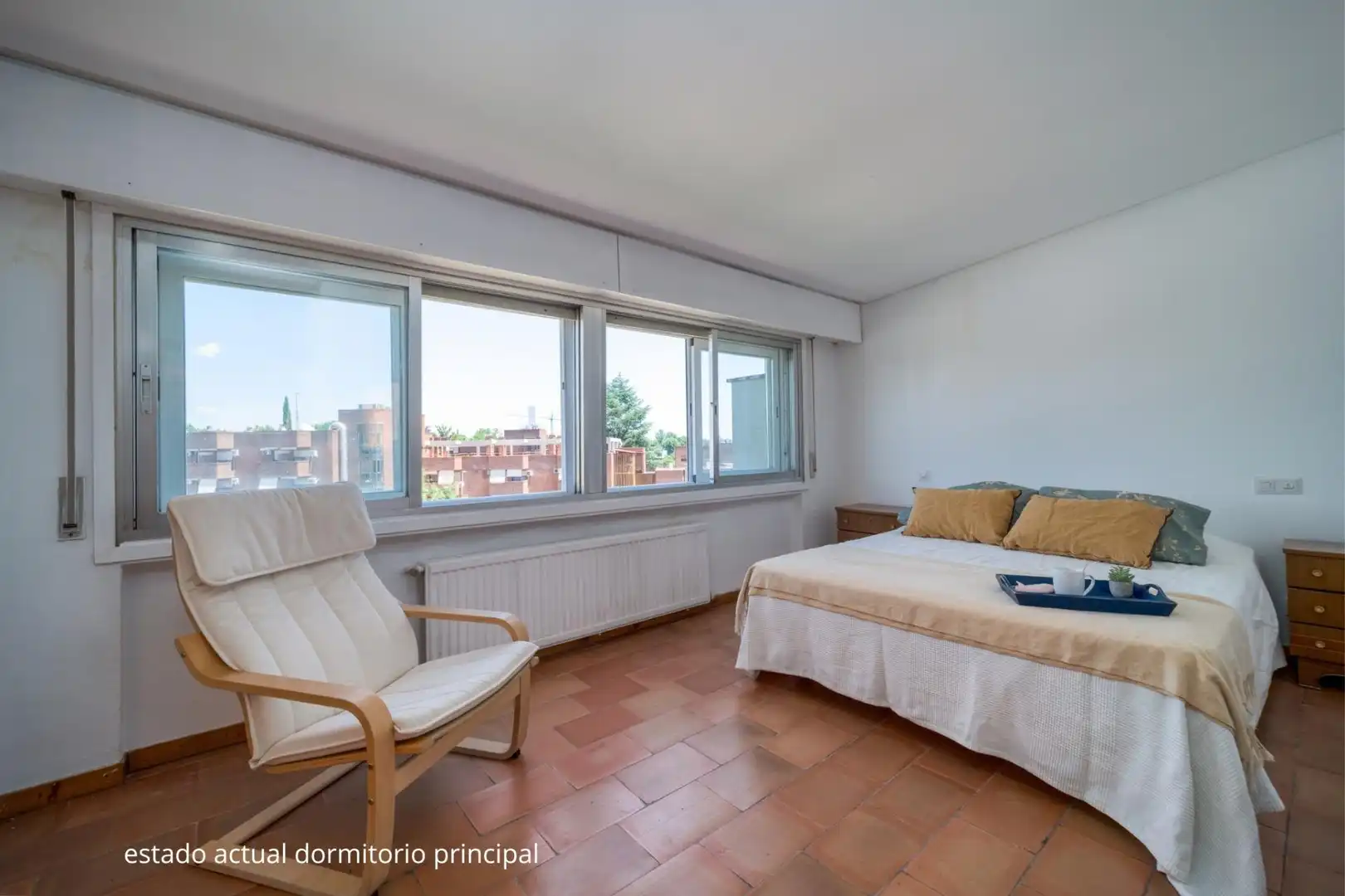 Bedroom of Detached homes for sale in Pozuelo de Alarcón  with Air Conditioner, Heating and Private garden